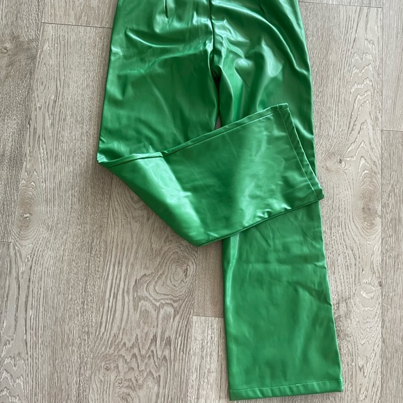 Green pant and blazer set - Picture 4 of 12
